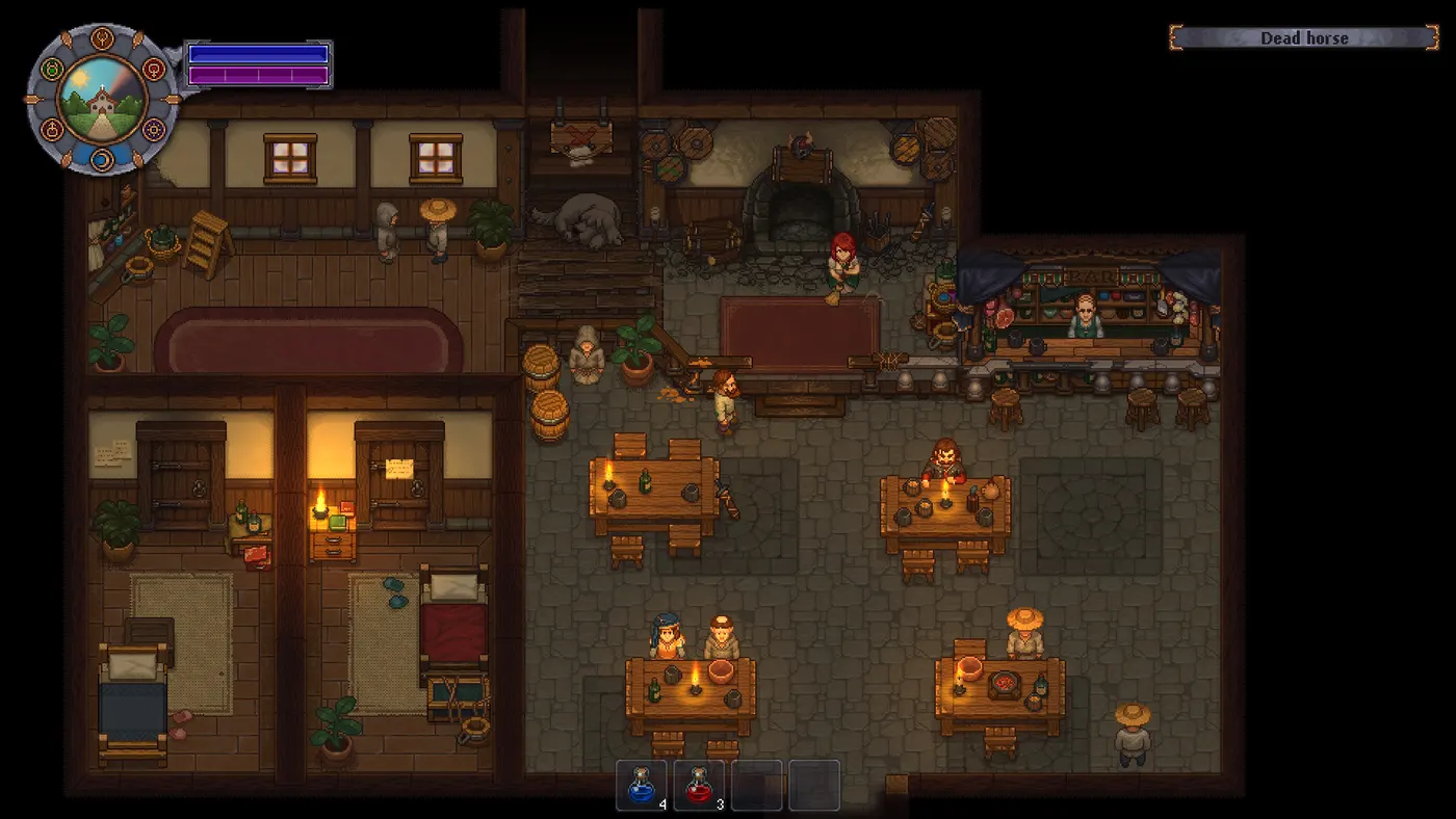 L'intérieur du Cheval Mort dans Graveyard Keeper : des villageois attablés dans la salle commune éclairée à la bougie, un comptoir à droite, des chambres et une cuisine à gauche.